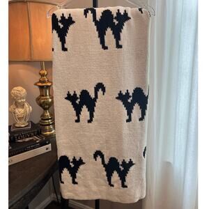 Storehouse Black Cat‎ Knit Reversible Throw 50 x 60 Black / Ivory